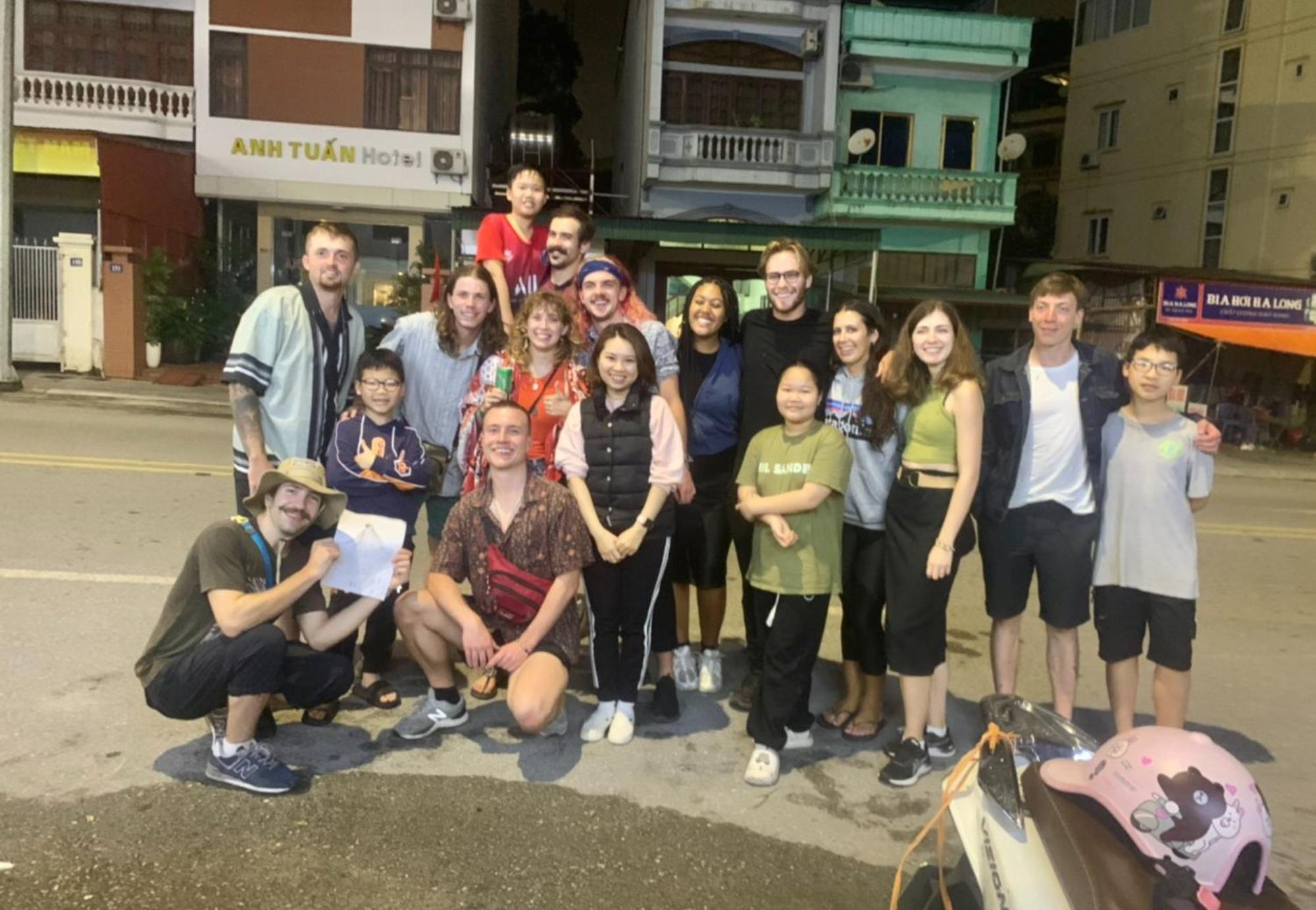 Ha Long Fancy Hostel With Vegetarian And Vegan Restaurant Bagian luar foto