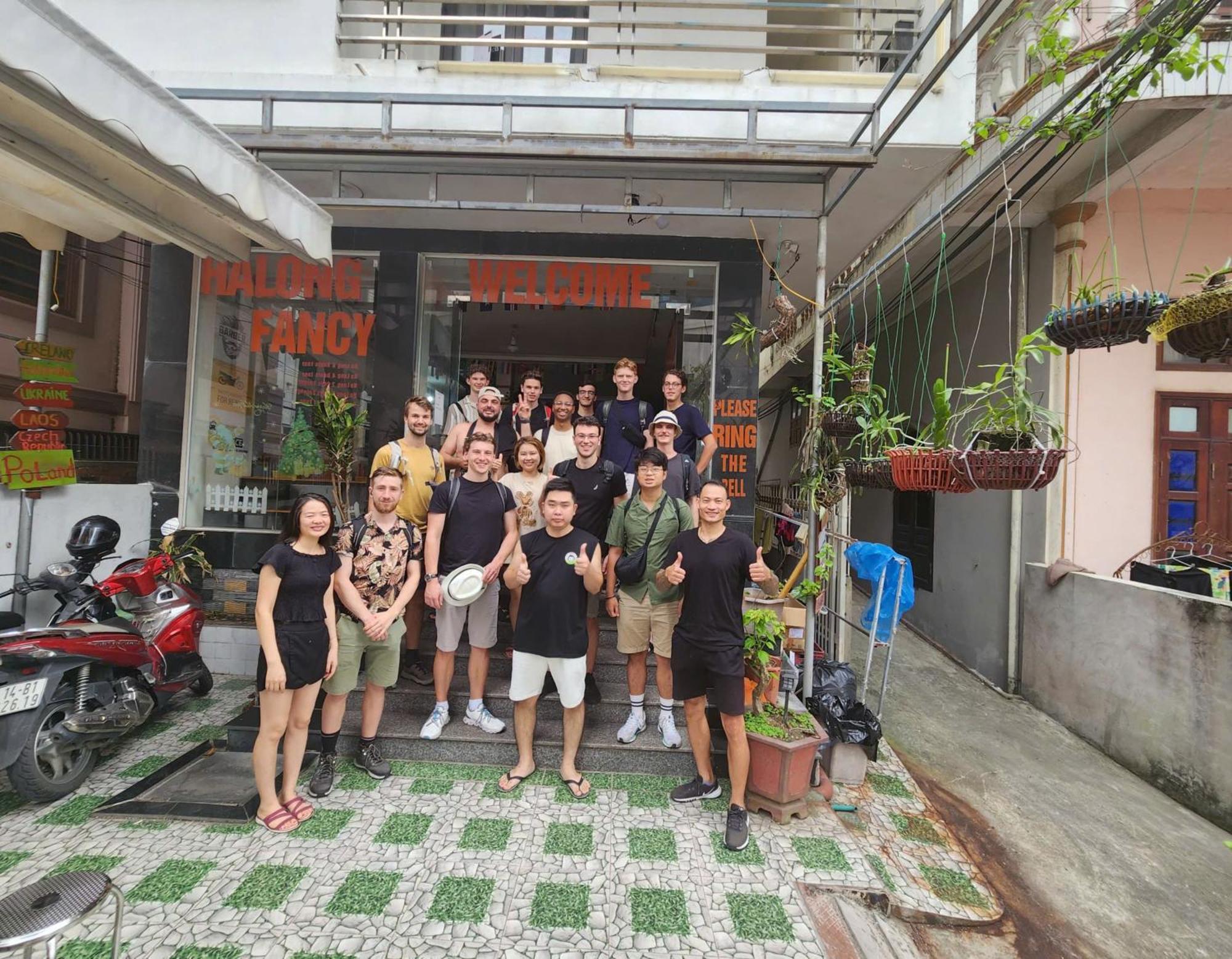 Ha Long Fancy Hostel With Vegetarian And Vegan Restaurant Bagian luar foto
