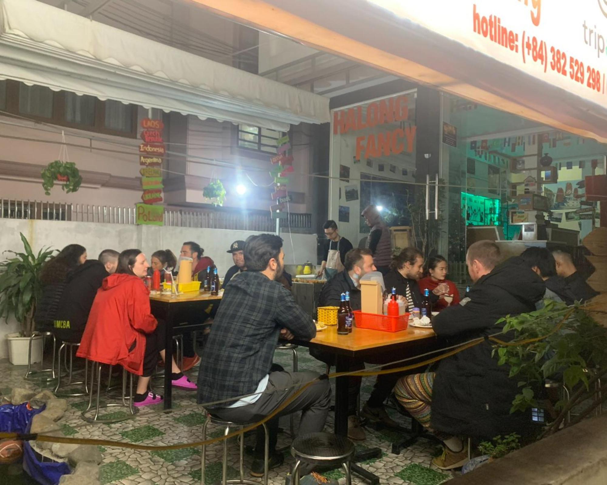 Ha Long Fancy Hostel With Vegetarian And Vegan Restaurant Bagian luar foto
